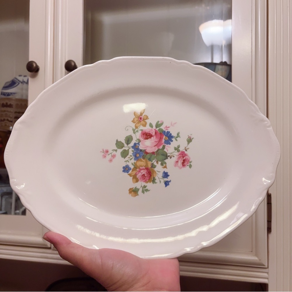 Vintage Cottagecore Crown Potteries Embossed Rim Floral Oval Servíng Platter 11”